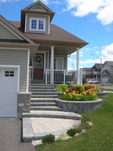 Multiple step entrance with landings and planters
