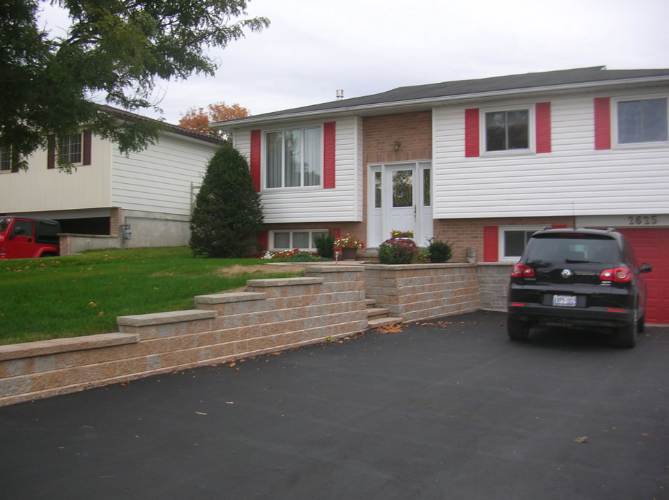 Retaining wall along driveway